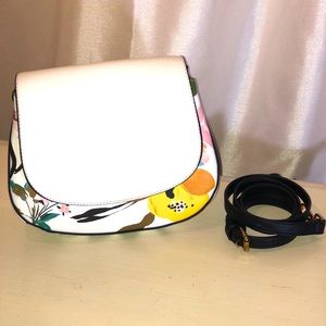 Floral dual compartment bag w/detachable strap